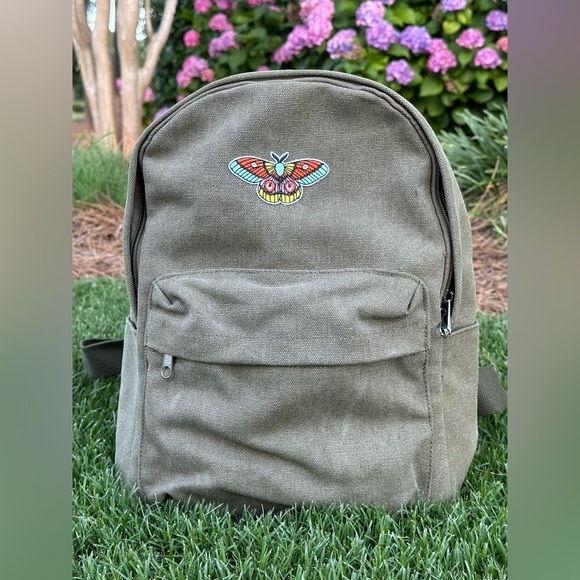 Moth olive / army green medium backpack - Picture 1 of 6